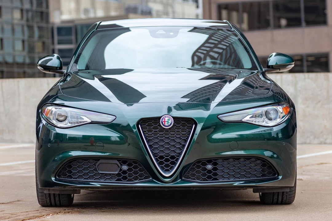 2021 Alfa Romeo Giulia - Image 2 of 31