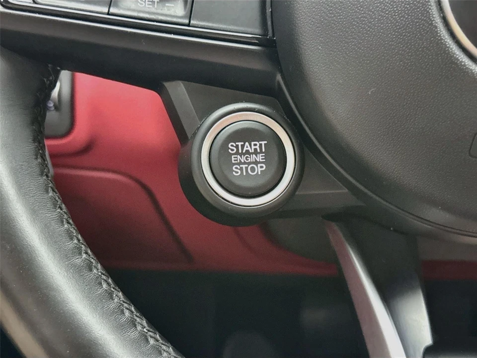 2021 Alfa Romeo Giulia - Image 24 of 31