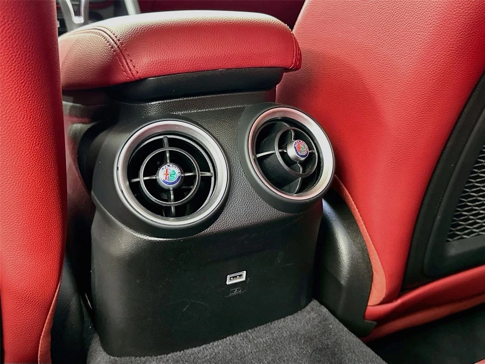 2021 Alfa Romeo Giulia - Image 30 of 31