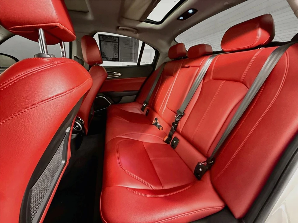 2021 Alfa Romeo Giulia - Image 29 of 31