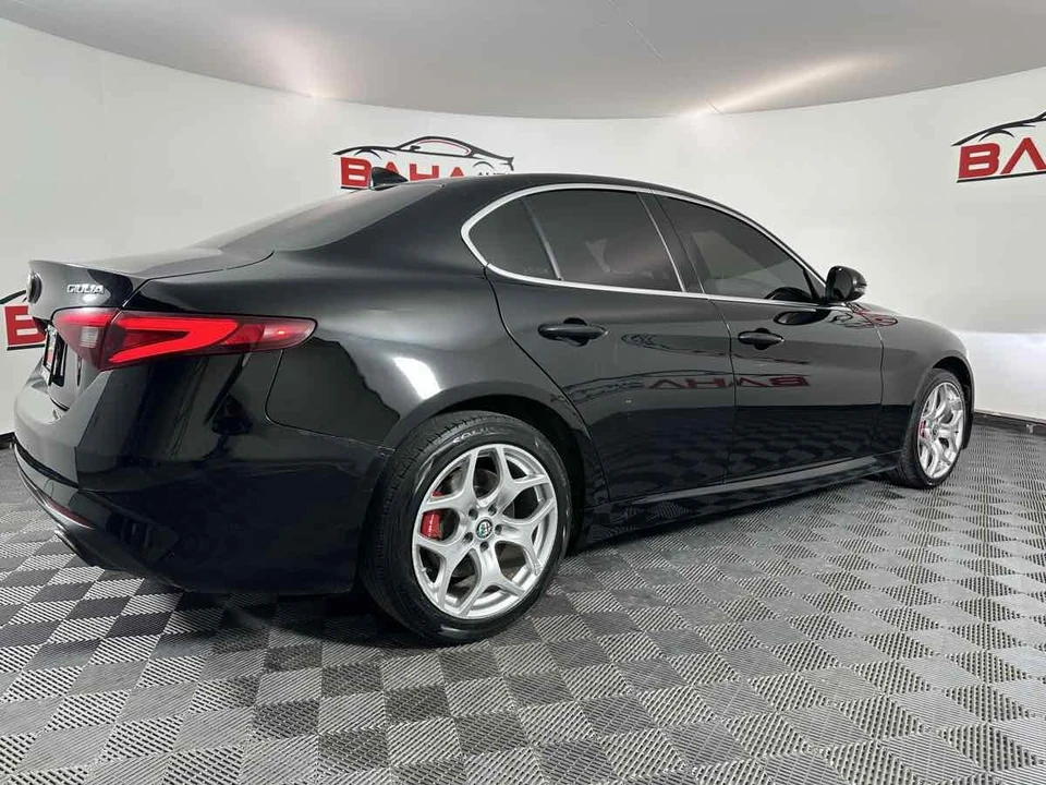 2021 Alfa Romeo Giulia - Image 9 of 21