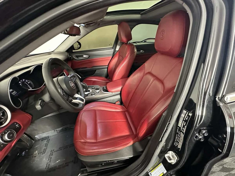 2021 Alfa Romeo Giulia - Image 20 of 21