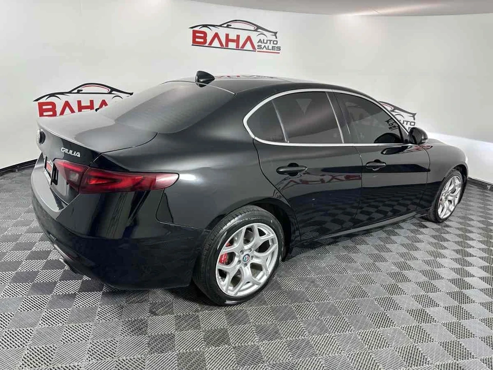 2021 Alfa Romeo Giulia - Image 8 of 21