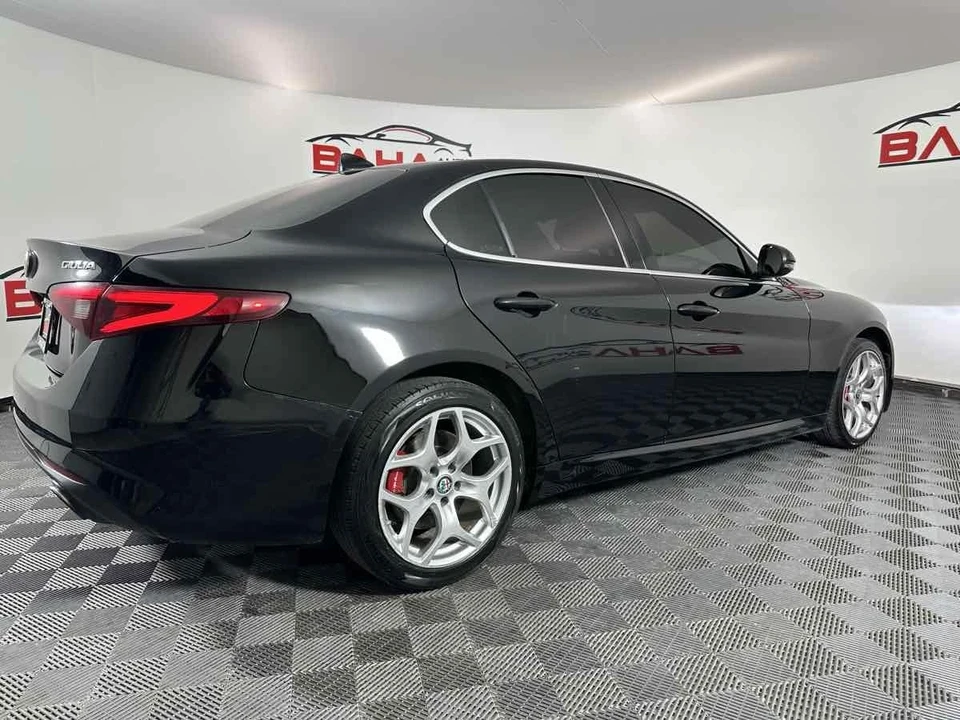 2021 Alfa Romeo Giulia - Image 9 of 21