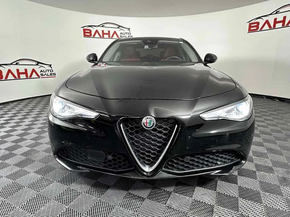 2021 Alfa Romeo Giulia - Image 14 of 21