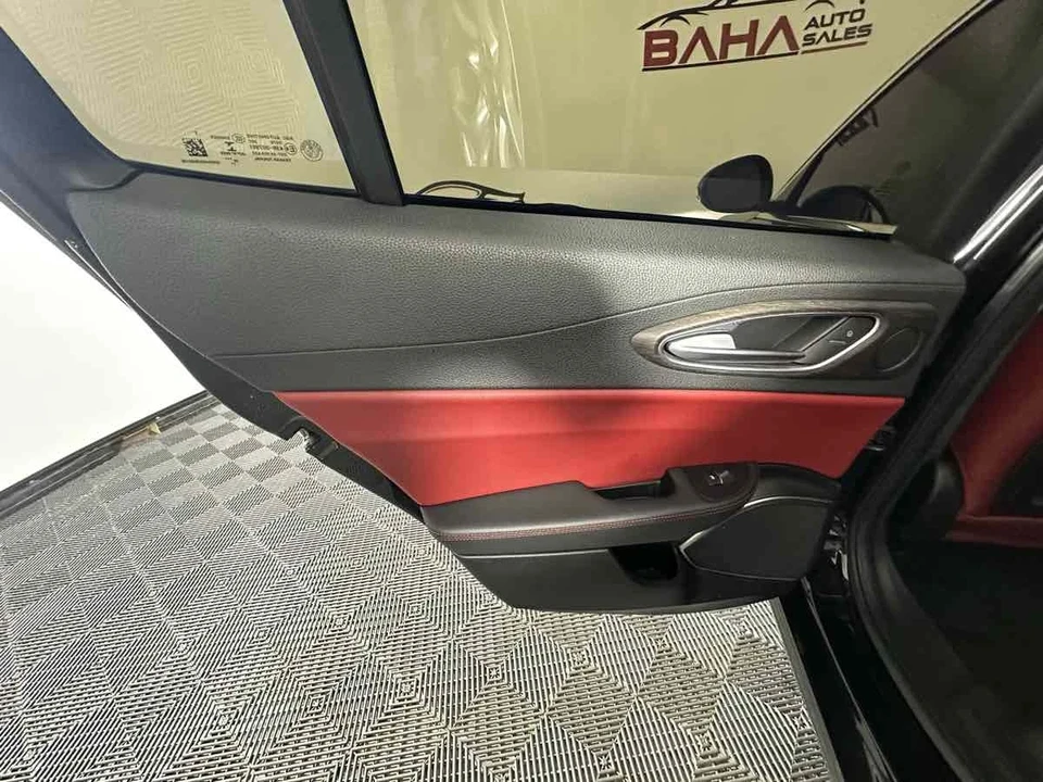 2021 Alfa Romeo Giulia - Image 17 of 21