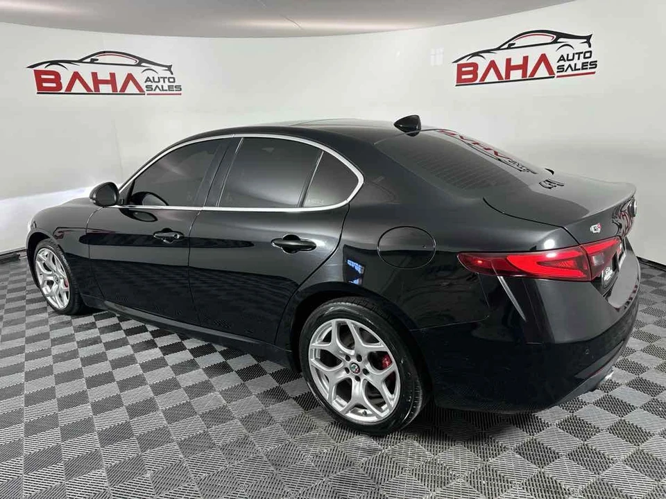 2021 Alfa Romeo Giulia - Image 5 of 21