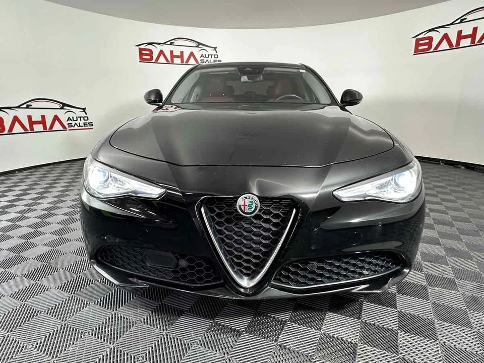 2021 Alfa Romeo Giulia - Image 14 of 21