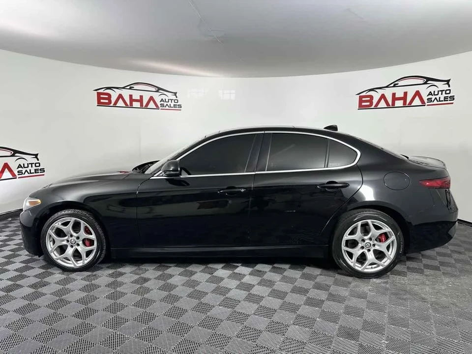 2021 Alfa Romeo Giulia - Image 4 of 21