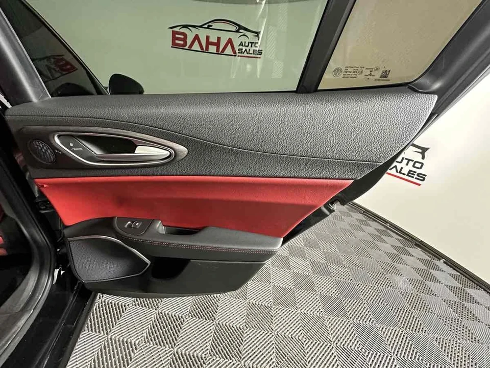 2021 Alfa Romeo Giulia - Image 18 of 21