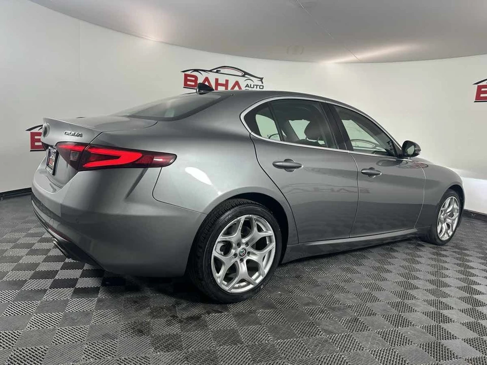 2021 Alfa Romeo Giulia - Image 9 of 21