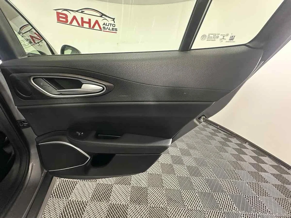 2021 Alfa Romeo Giulia - Image 18 of 21