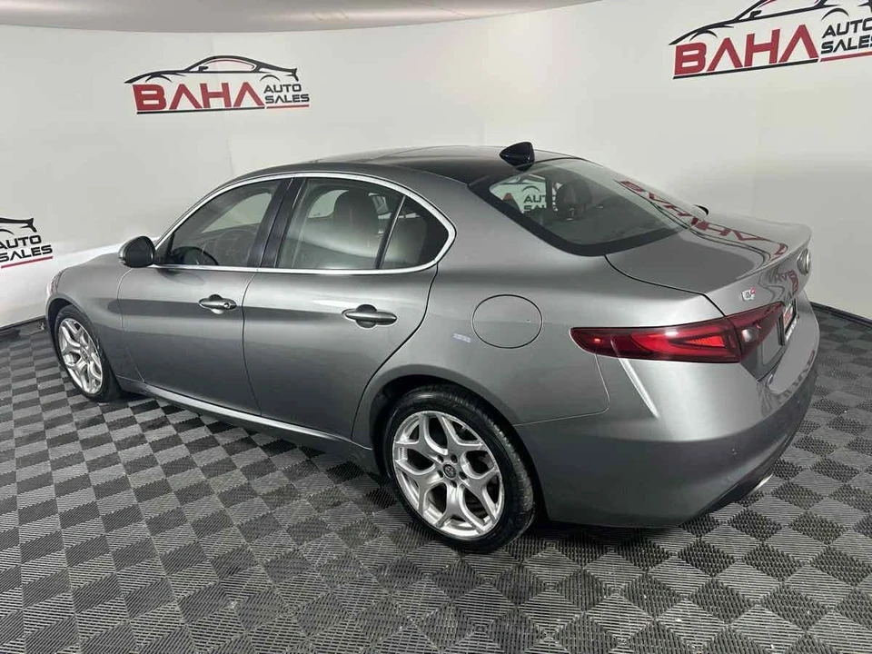 2021 Alfa Romeo Giulia - Image 5 of 21
