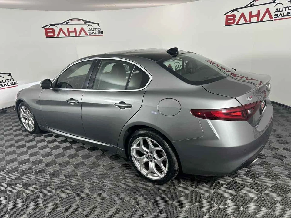 2021 Alfa Romeo Giulia - Image 5 of 21