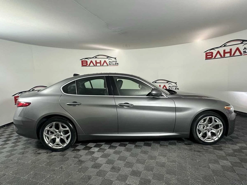 2021 Alfa Romeo Giulia - Image 10 of 21