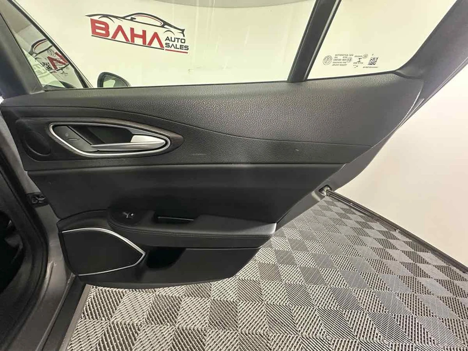 2021 Alfa Romeo Giulia - Image 18 of 21