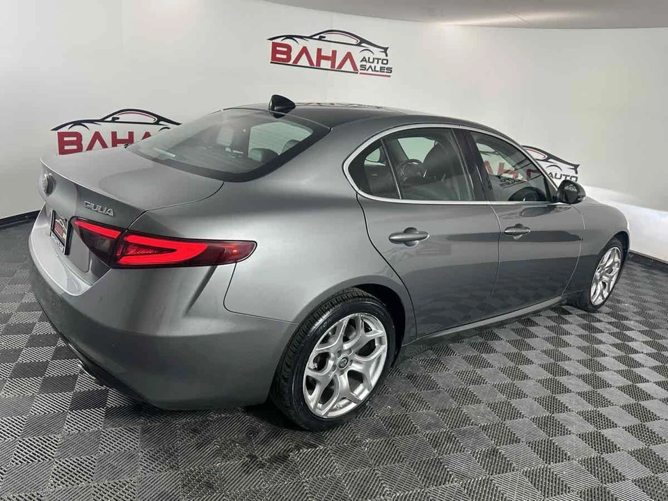 2021 Alfa Romeo Giulia - Image 8 of 21
