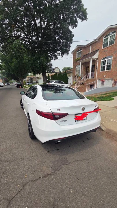 2021 Alfa Romeo Giulia - Image 3 of 11