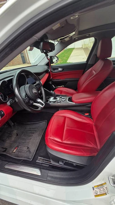 2021 Alfa Romeo Giulia - Image 8 of 11