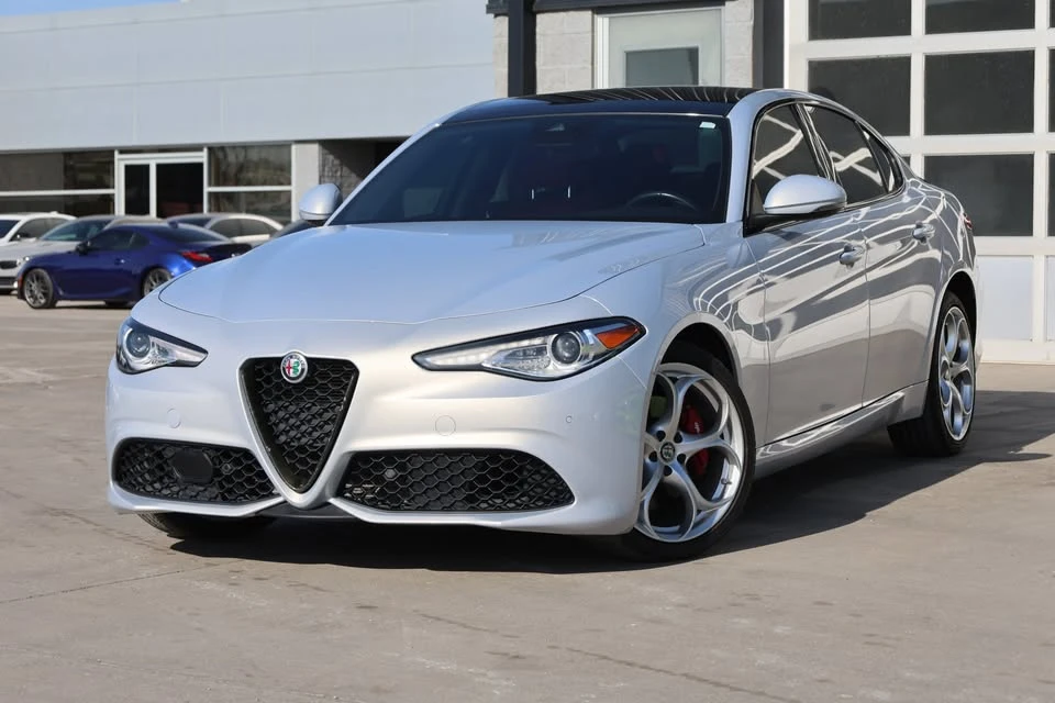 2021 Alfa Romeo Giulia - Image 3 of 19