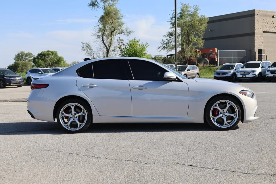 2021 Alfa Romeo Giulia - Image 7 of 19