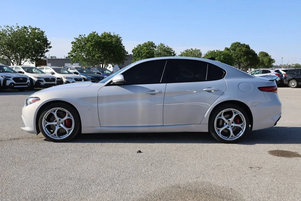 2021 Alfa Romeo Giulia - Image 8 of 19