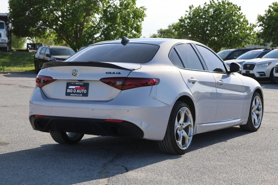 2021 Alfa Romeo Giulia - Image 9 of 19