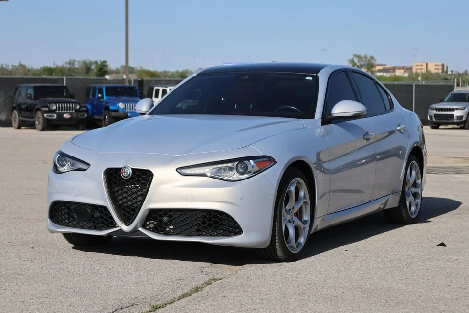 2021 Alfa Romeo Giulia - Image 6 of 19