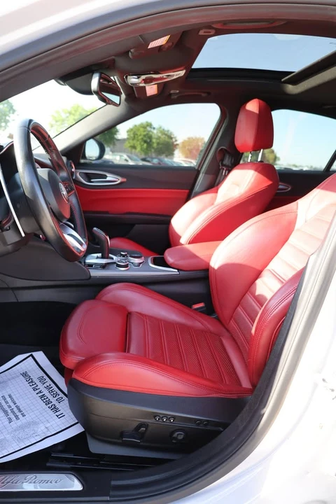 2021 Alfa Romeo Giulia - Image 12 of 19