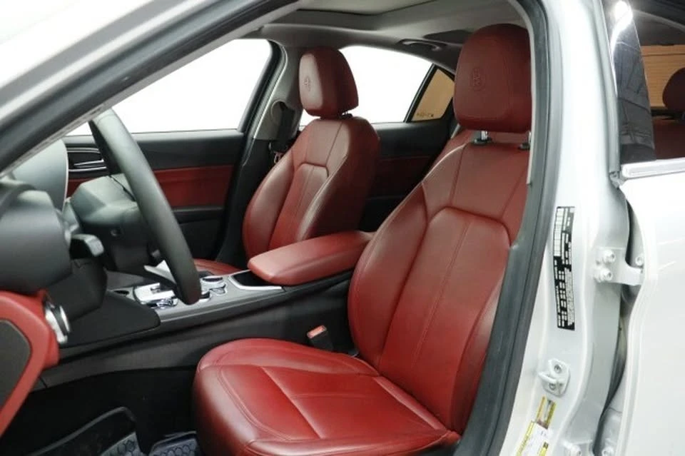 2021 Alfa Romeo Giulia - Image 8 of 20