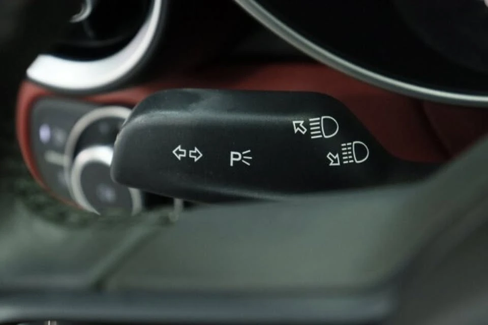 2021 Alfa Romeo Giulia - Image 13 of 20