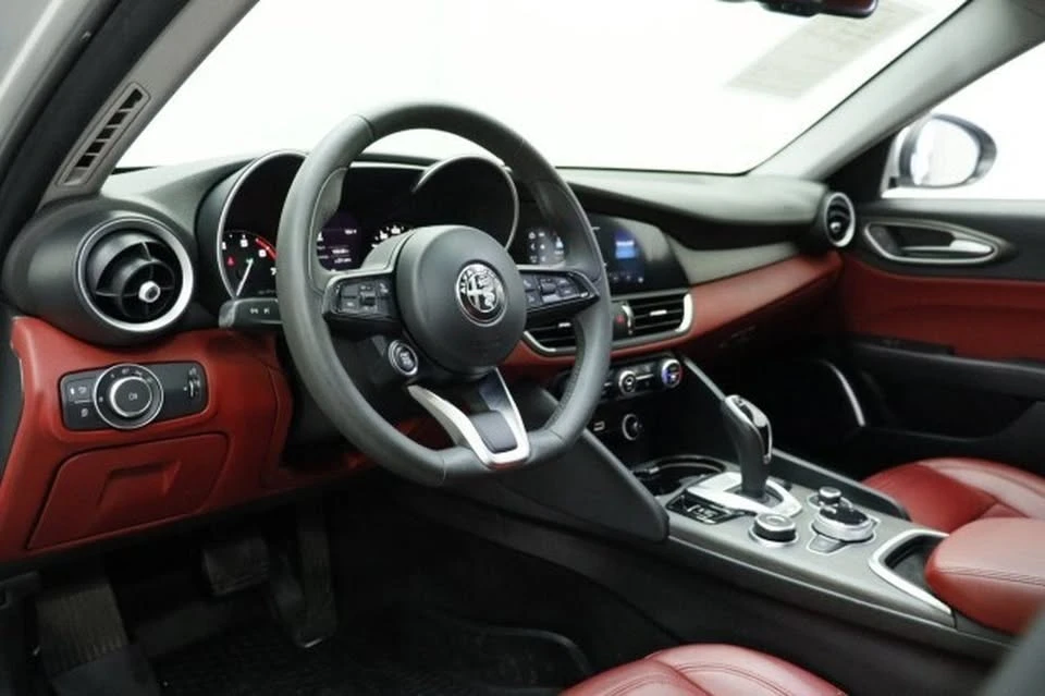 2021 Alfa Romeo Giulia - Image 6 of 20