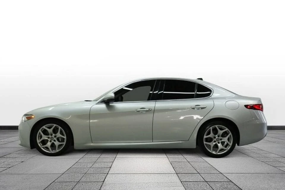 2021 Alfa Romeo Giulia - Image 4 of 20