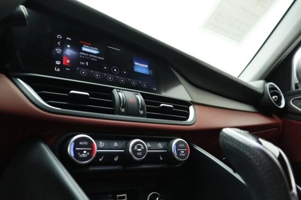 2021 Alfa Romeo Giulia - Image 16 of 20