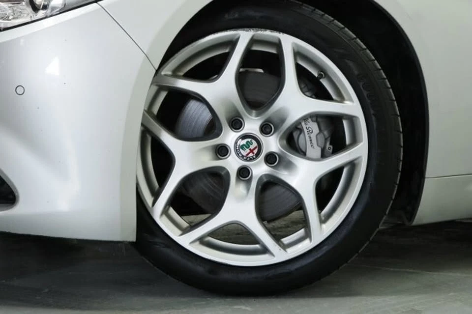 2021 Alfa Romeo Giulia - Image 3 of 20