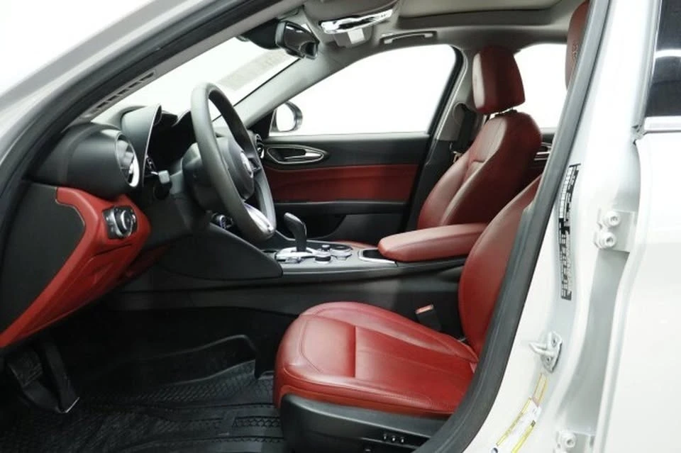 2021 Alfa Romeo Giulia - Image 7 of 20