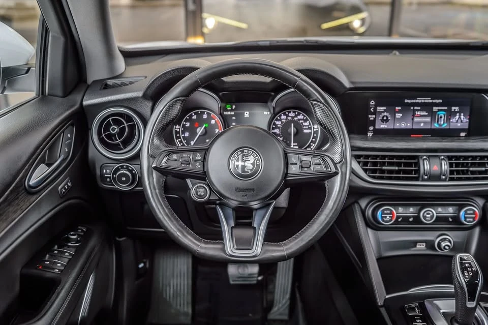 2021 Alfa Romeo Giulia - Image 12 of 20