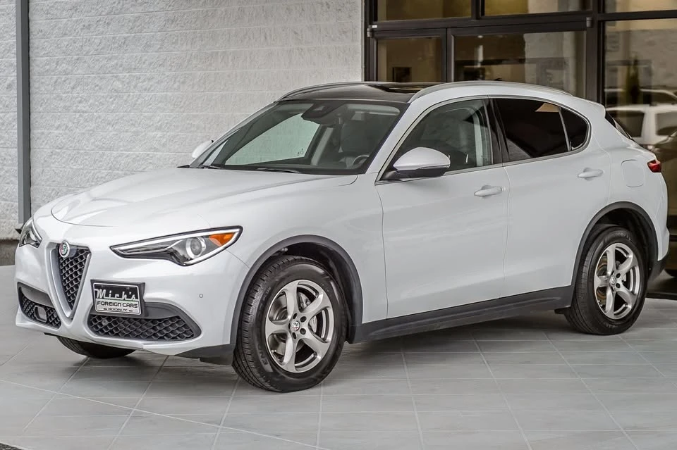 2021 Alfa Romeo Giulia - Image 3 of 20