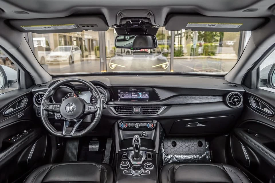 2021 Alfa Romeo Giulia - Image 9 of 20