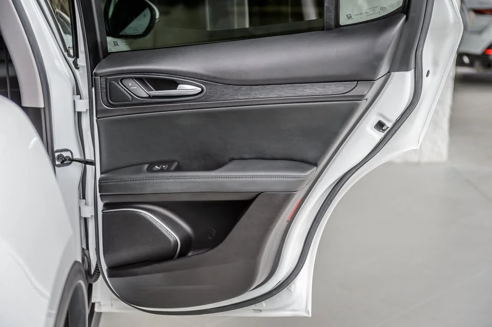 2021 Alfa Romeo Giulia - Image 19 of 20