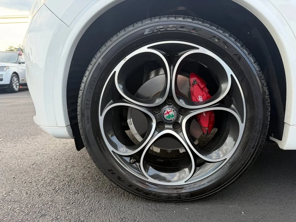 2021 Alfa Romeo Stelvio - Image 15 of 20