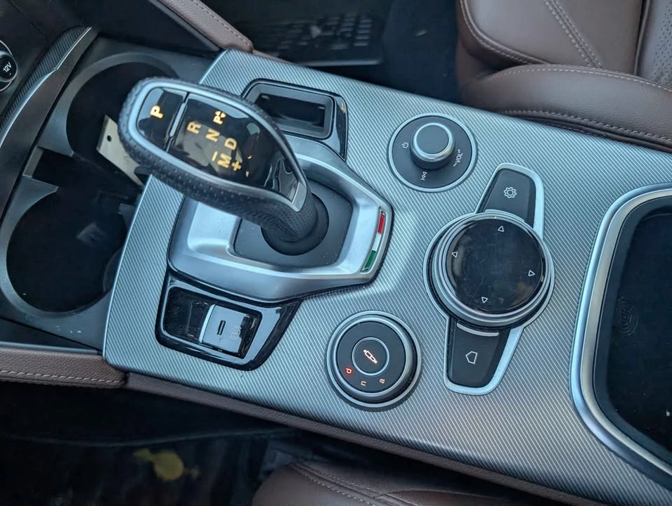 2021 Alfa Romeo Stelvio - Image 10 of 10