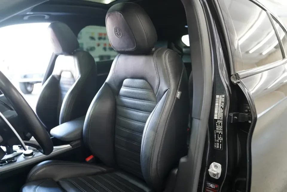 2021 Alfa Romeo Stelvio - Image 15 of 20