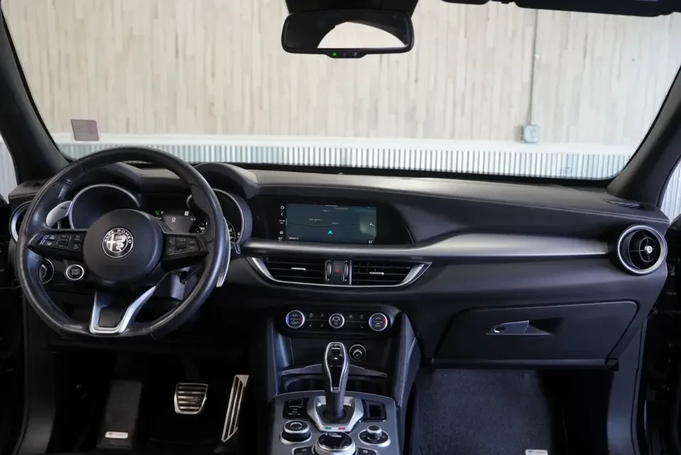 2021 Alfa Romeo Stelvio - Image 11 of 20