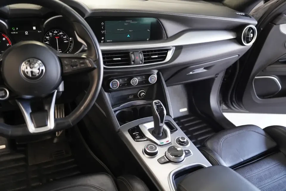 2021 Alfa Romeo Stelvio - Image 13 of 20