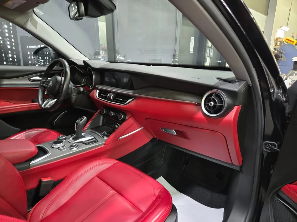 2021 Alfa Romeo Stelvio - Image 8 of 15
