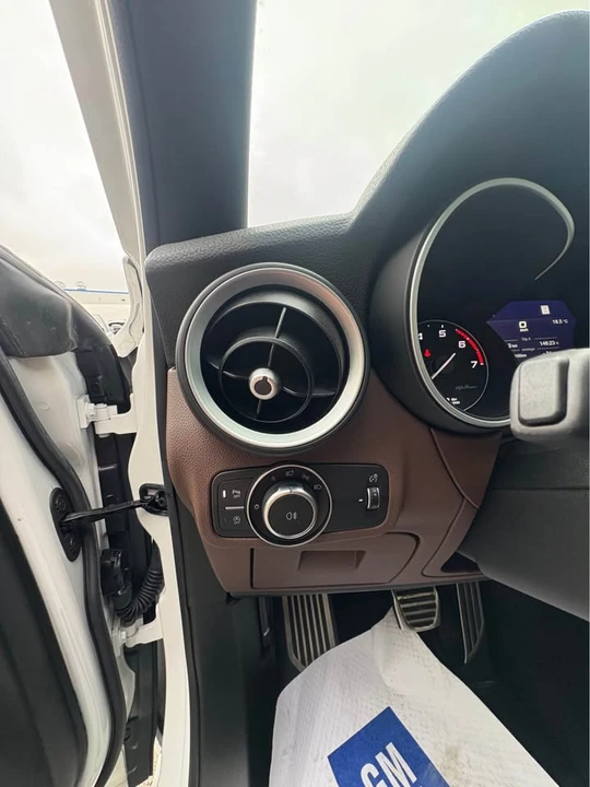 2021 Alfa Romeo Stelvio - Image 13 of 18