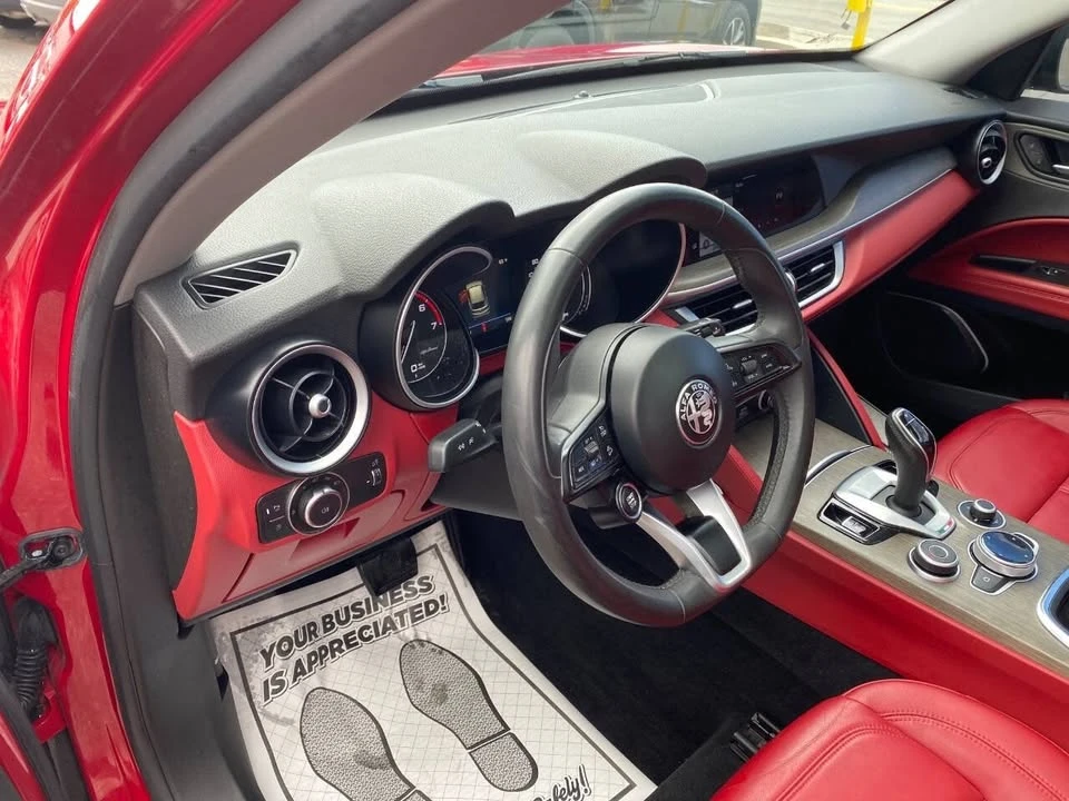 2021 Alfa Romeo Stelvio - Image 16 of 17