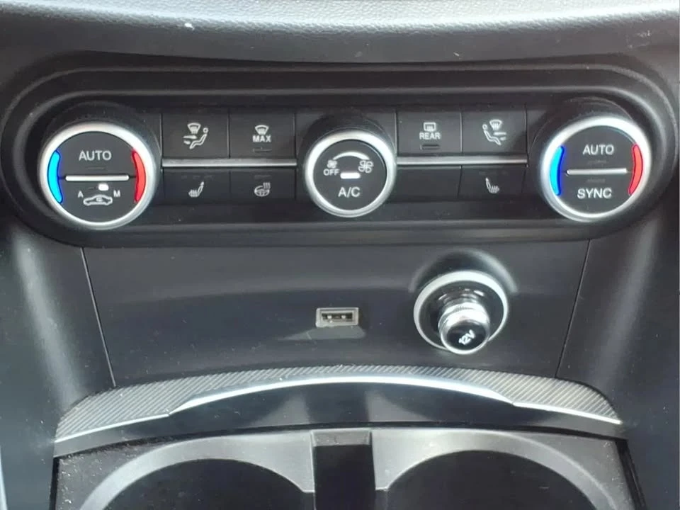 2021 Alfa Romeo Stelvio - Image 18 of 20