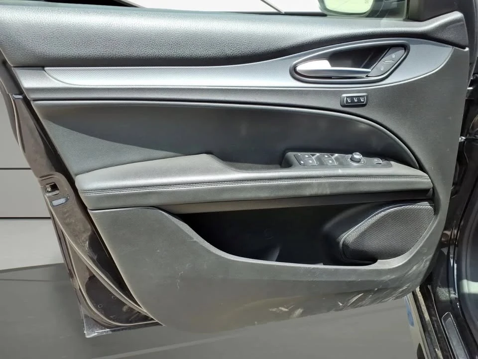2021 Alfa Romeo Stelvio - Image 14 of 20